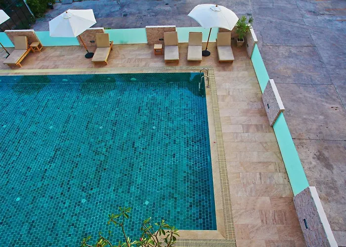 Leenova Place Hotel