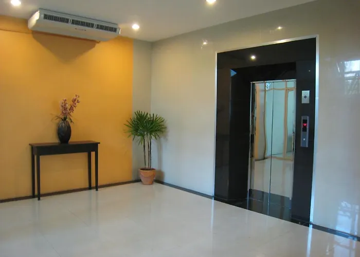 Leenova Place Hotel Bangkok