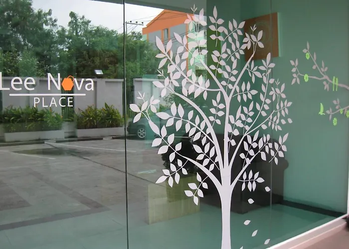 Leenova Place Hotel *