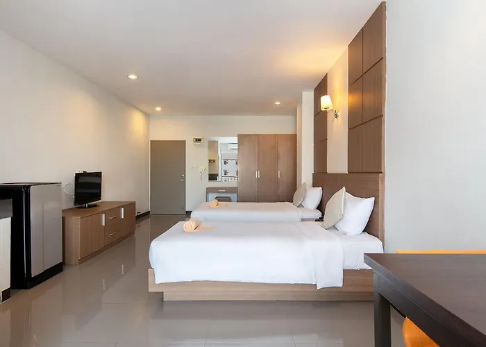 Leenova Place Hotel *