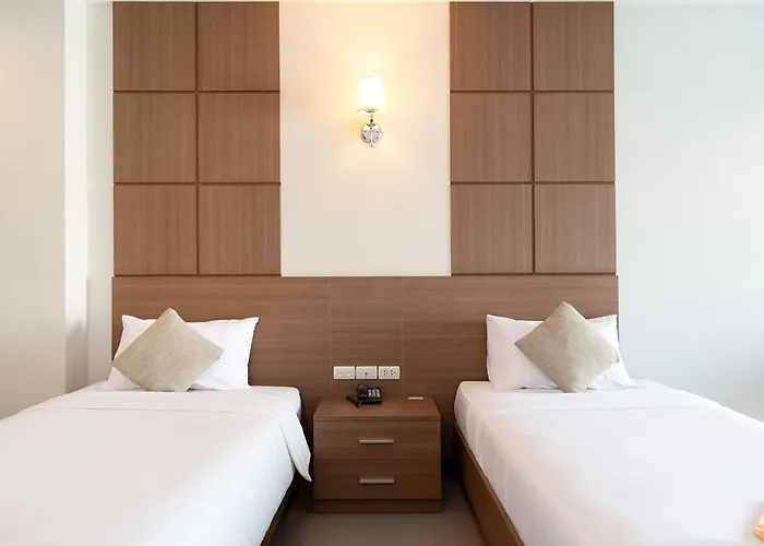 Leenova Place Hotel *