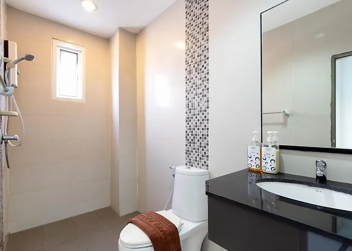 Leenova Place Hotel